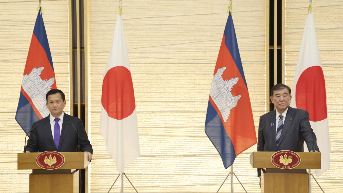 日本：カンボジア当局が亡命した反体制派に嫌がらせ | Human Rights Watch
